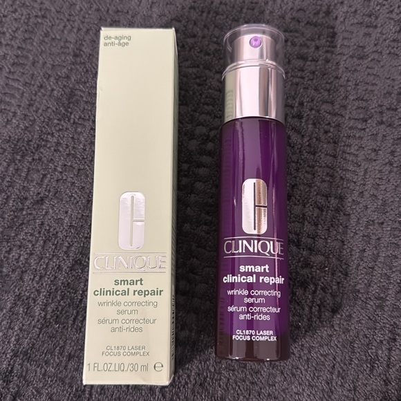 ✨Clinique Wrinkle Correcting Serum✨ - Picture 3 of 3